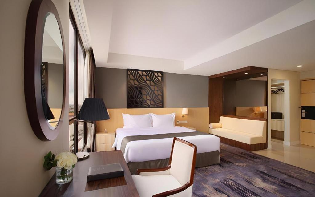 Hotel Grandhika Pemuda Semarang Buitenkant foto