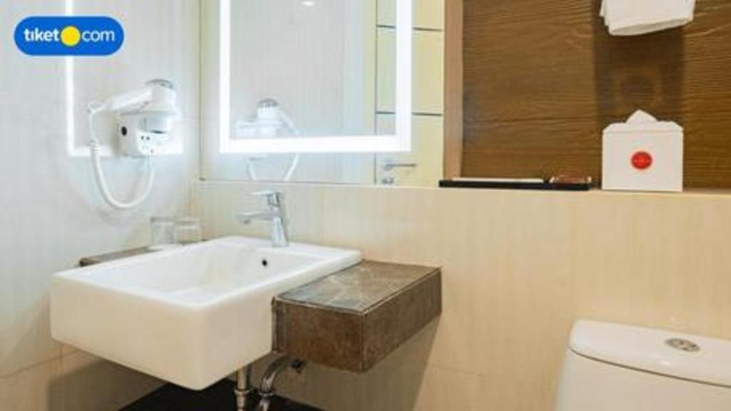 Hotel Grandhika Pemuda Semarang Buitenkant foto