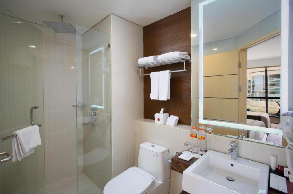 Hotel Grandhika Pemuda Semarang Buitenkant foto