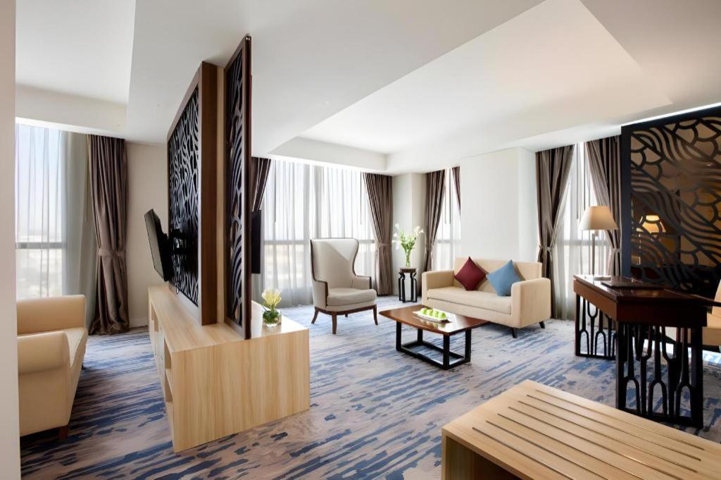 Hotel Grandhika Pemuda Semarang Buitenkant foto