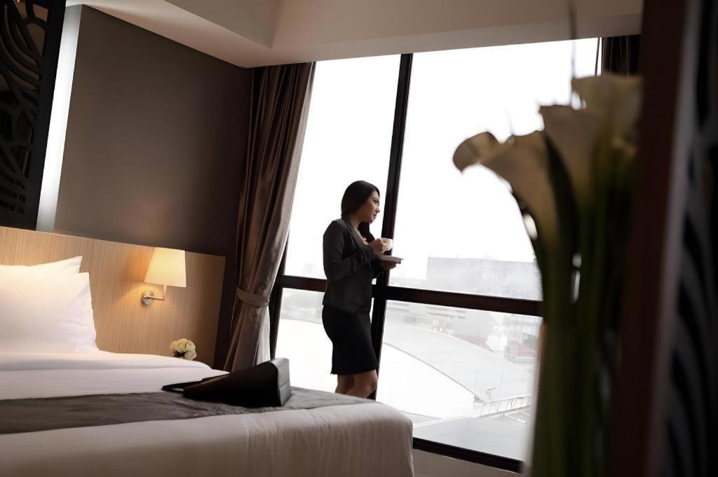 Hotel Grandhika Pemuda Semarang Buitenkant foto