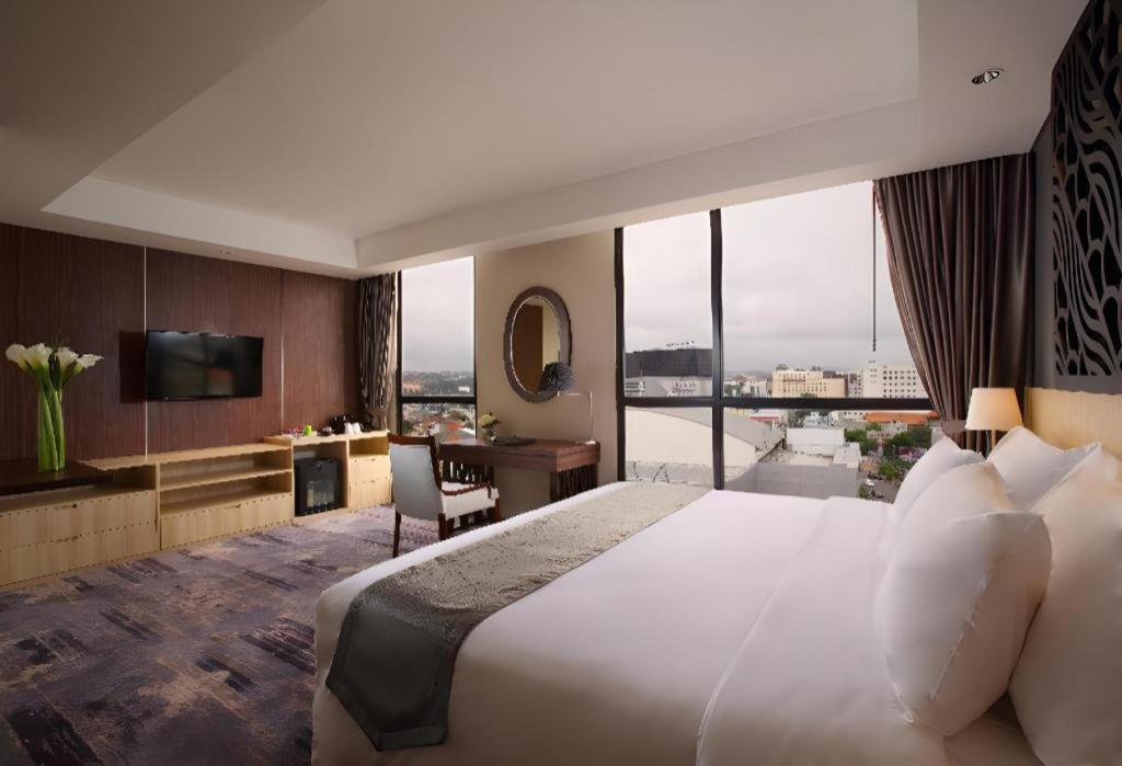 Hotel Grandhika Pemuda Semarang Buitenkant foto
